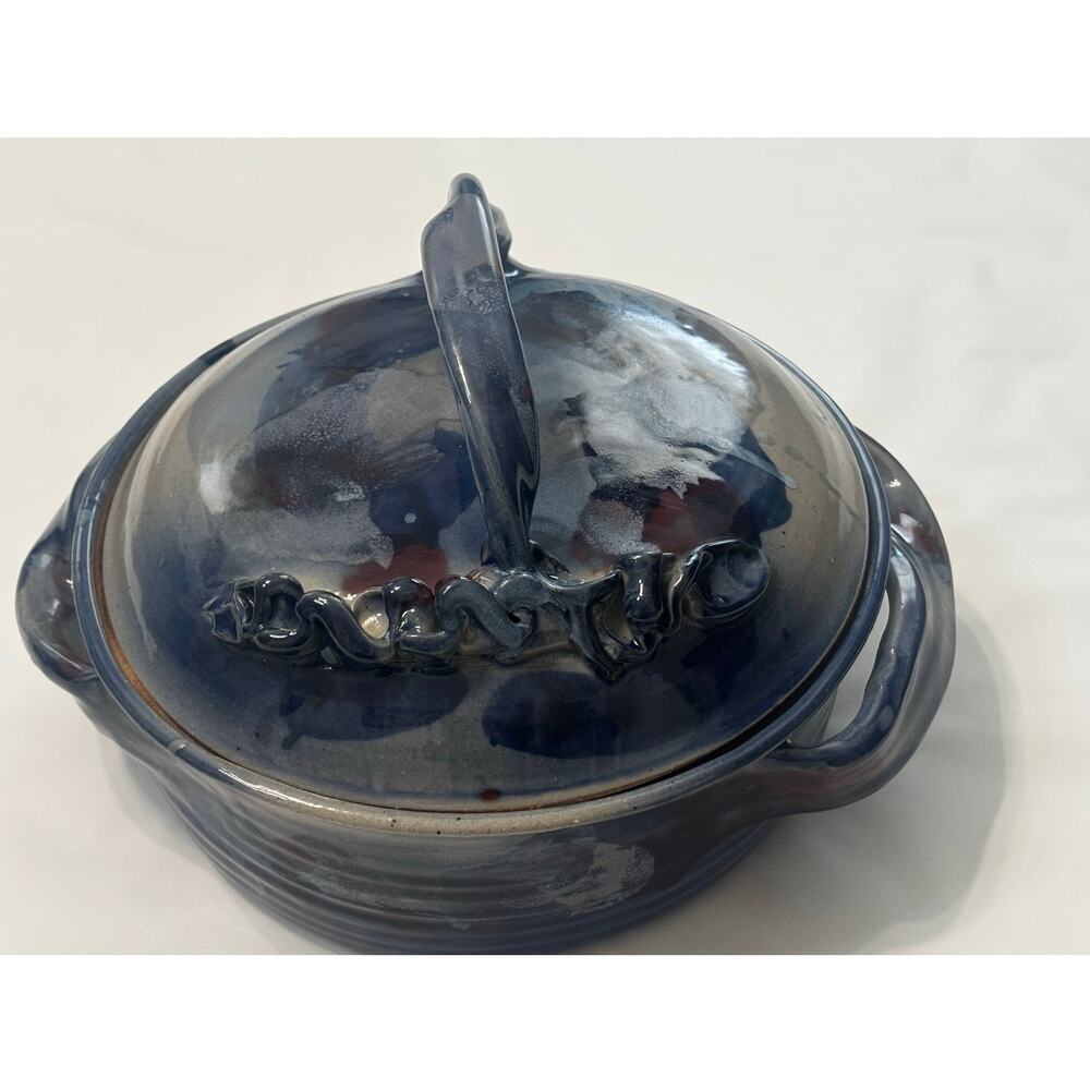 Buie Pottery in Gatlinburg, TN 2 quart casserole dish with 2 handles and lid